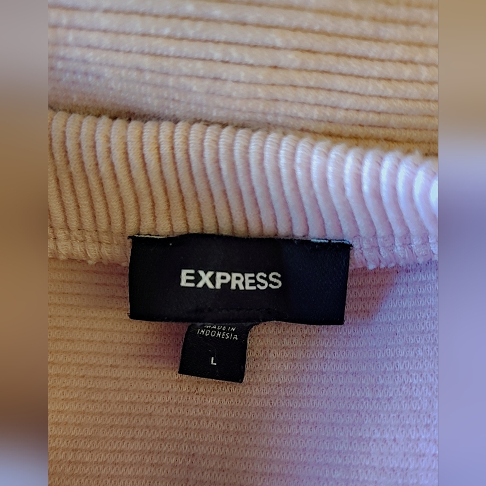 🌸 EXPRESS Pale Pink Geometric Long Sleeve Top – Size L 🌸 - Picture 8 of 8